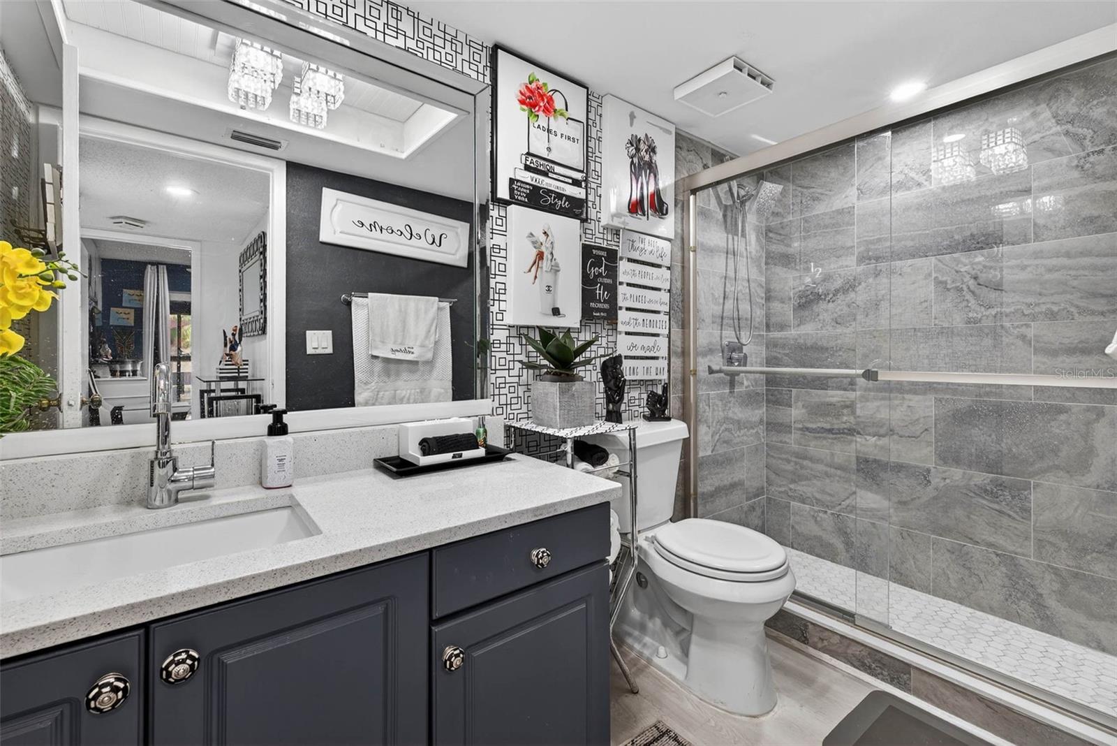 Image 21 of 43 For 2591 Countryside Boulevard 5304