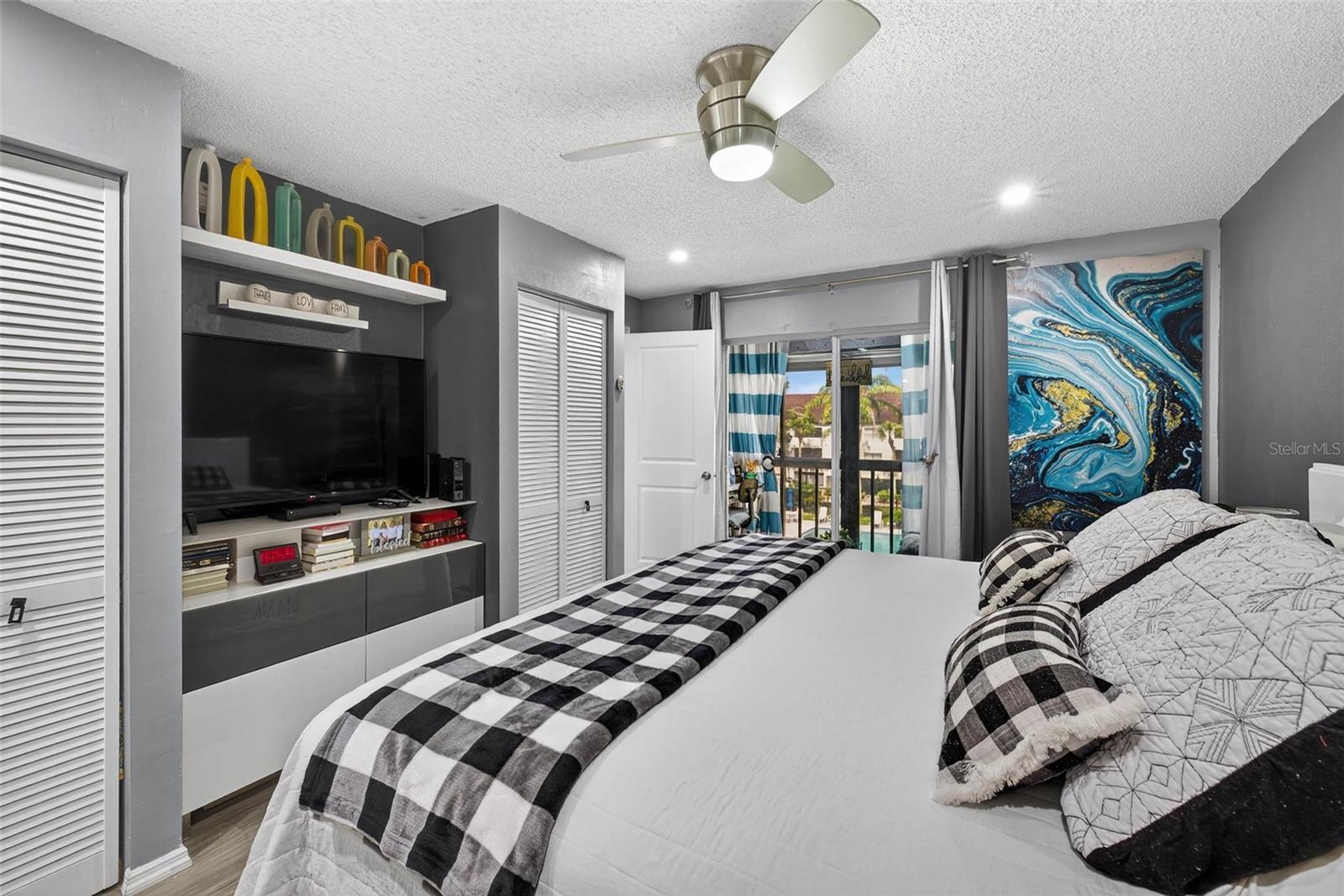 Image 26 of 43 For 2591 Countryside Boulevard 5304