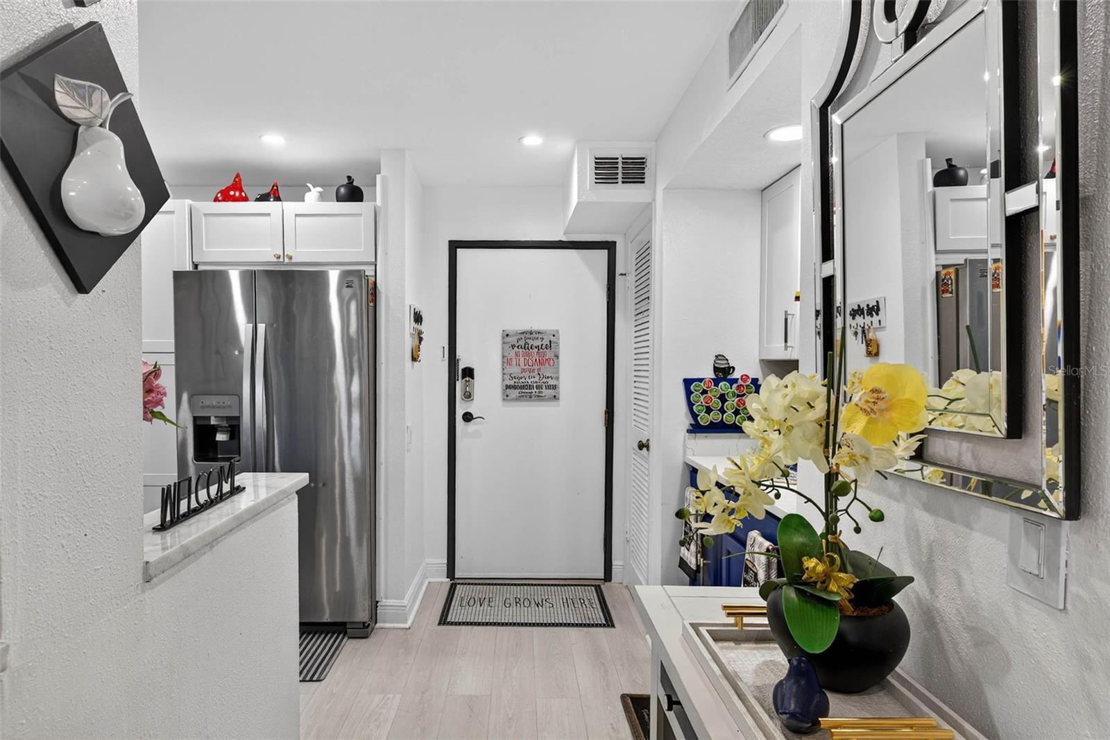 Image 3 of 43 For 2591 Countryside Boulevard 5304