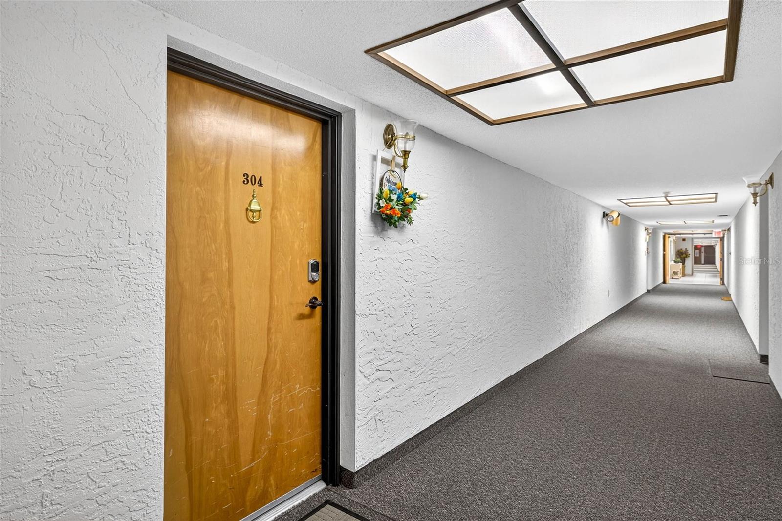 Image 34 of 43 For 2591 Countryside Boulevard 5304