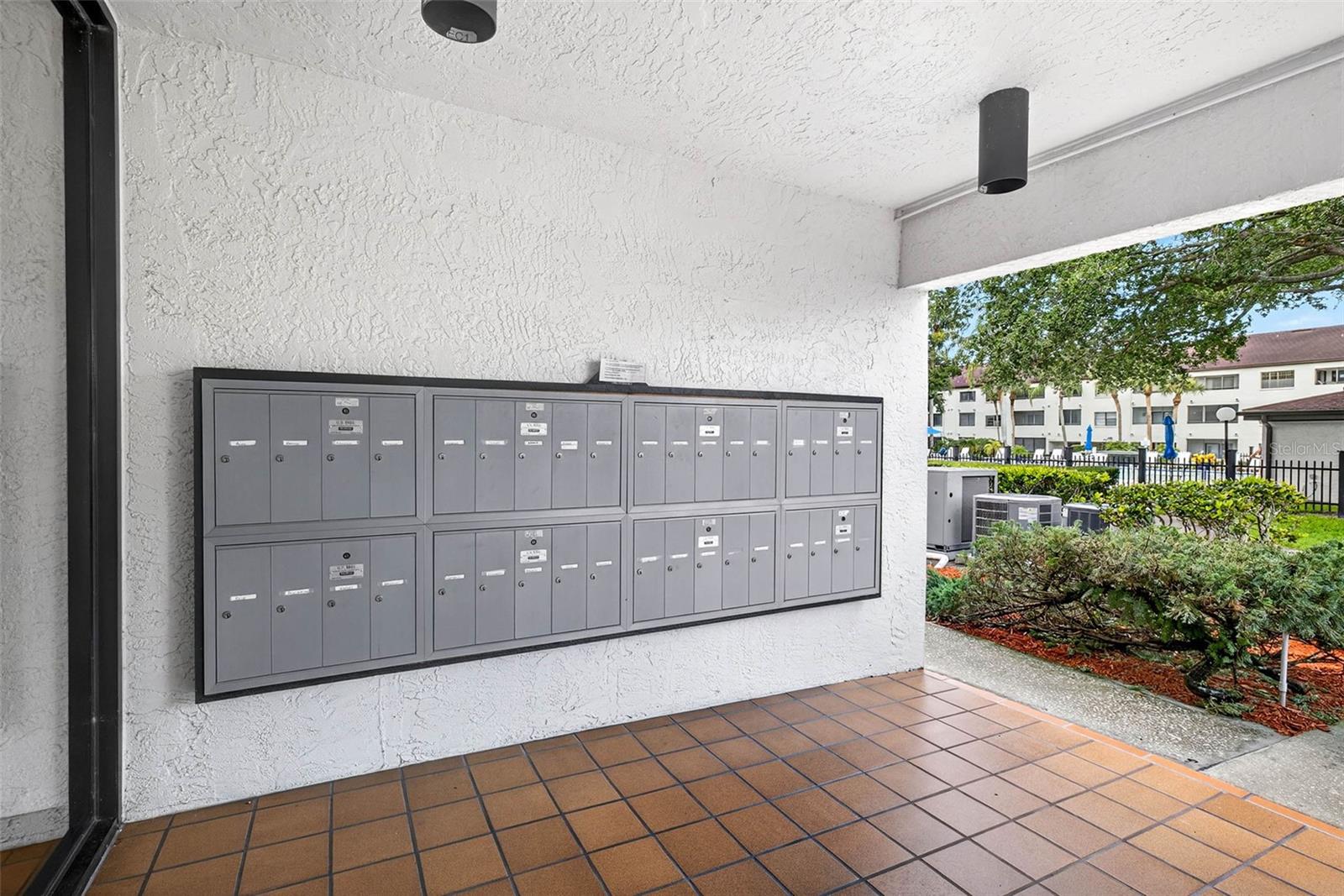 Image 37 of 43 For 2591 Countryside Boulevard 5304