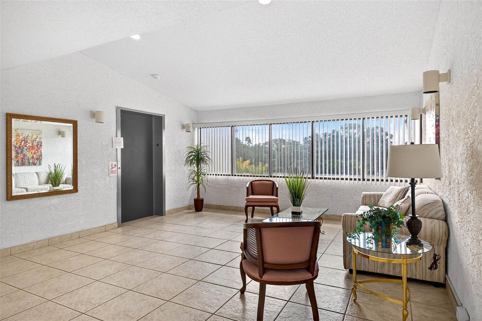 Image 38 of 43 For 2591 Countryside Boulevard 5304