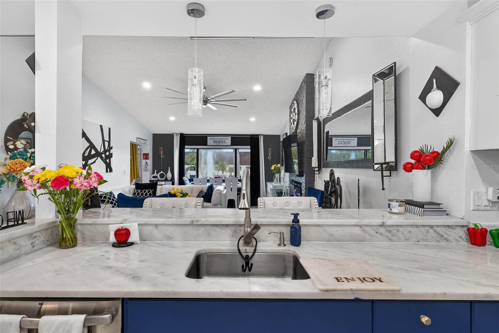 Image 7 of 43 For 2591 Countryside Boulevard 5304
