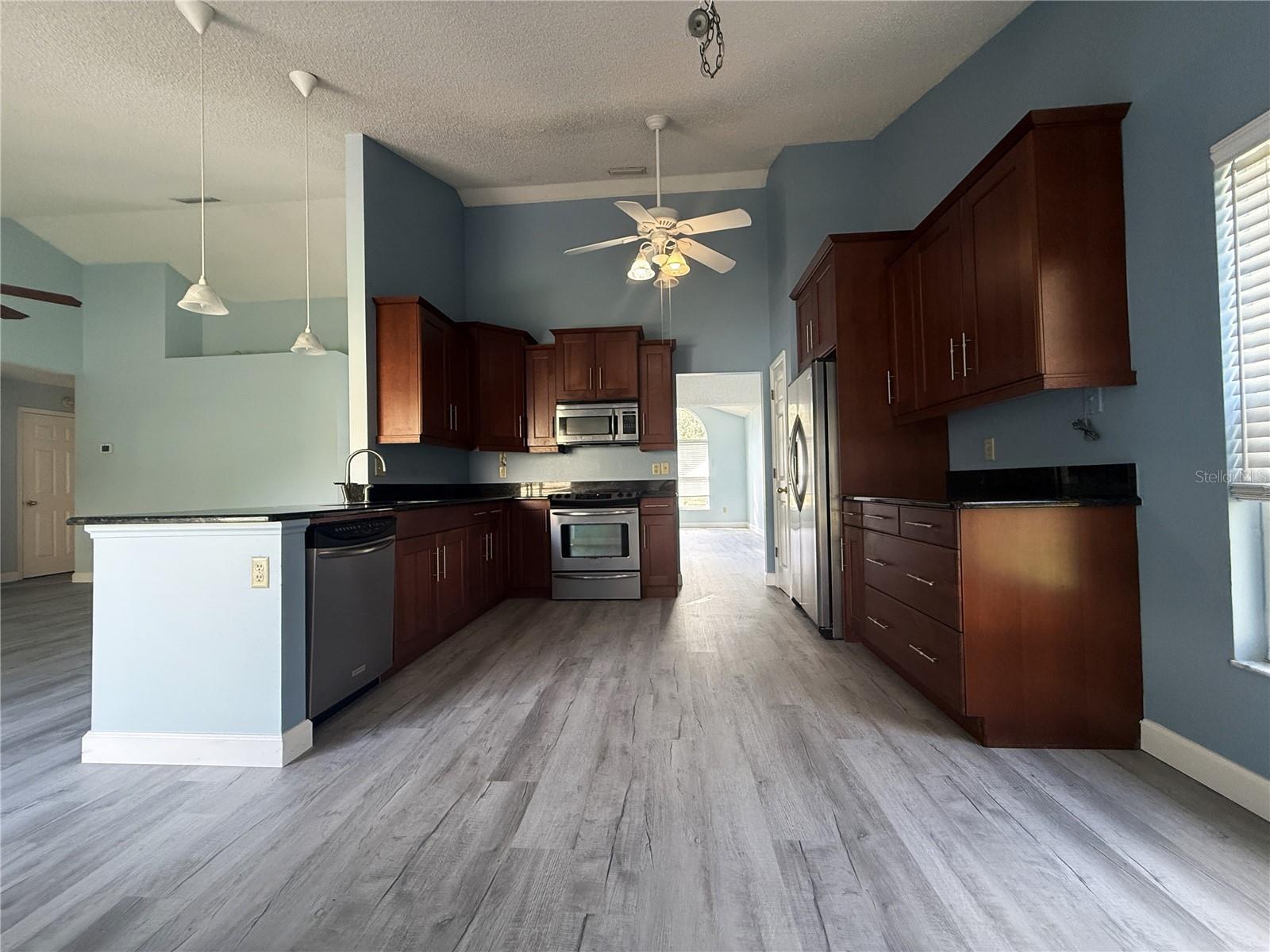 Image 10 of 34 For 7202 Ridgeport Drive
