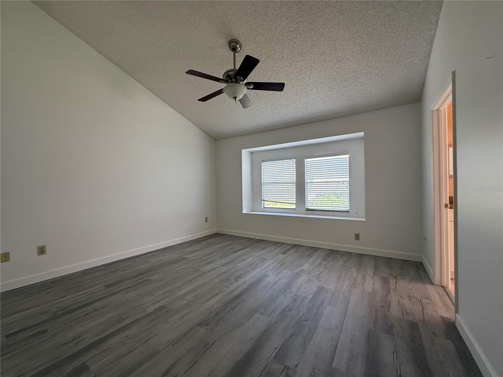 Image 19 of 34 For 7202 Ridgeport Drive