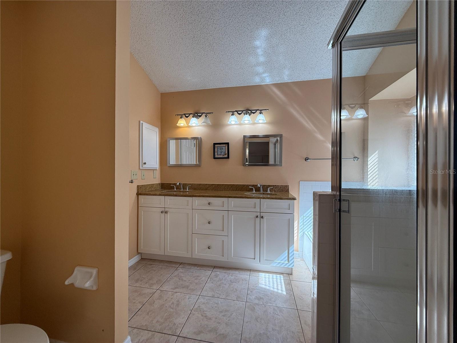 Image 21 of 34 For 7202 Ridgeport Drive