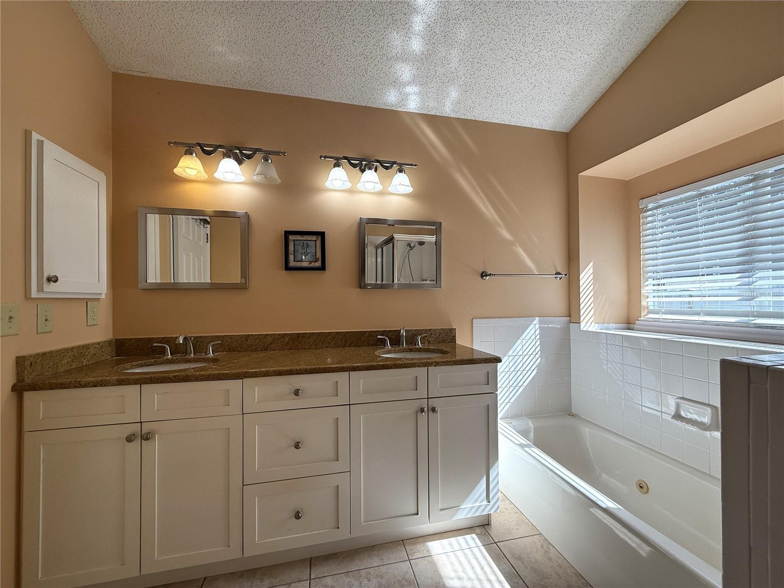 Image 24 of 34 For 7202 Ridgeport Drive