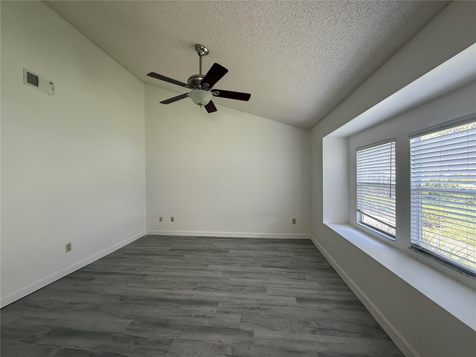 Image 25 of 34 For 7202 Ridgeport Drive