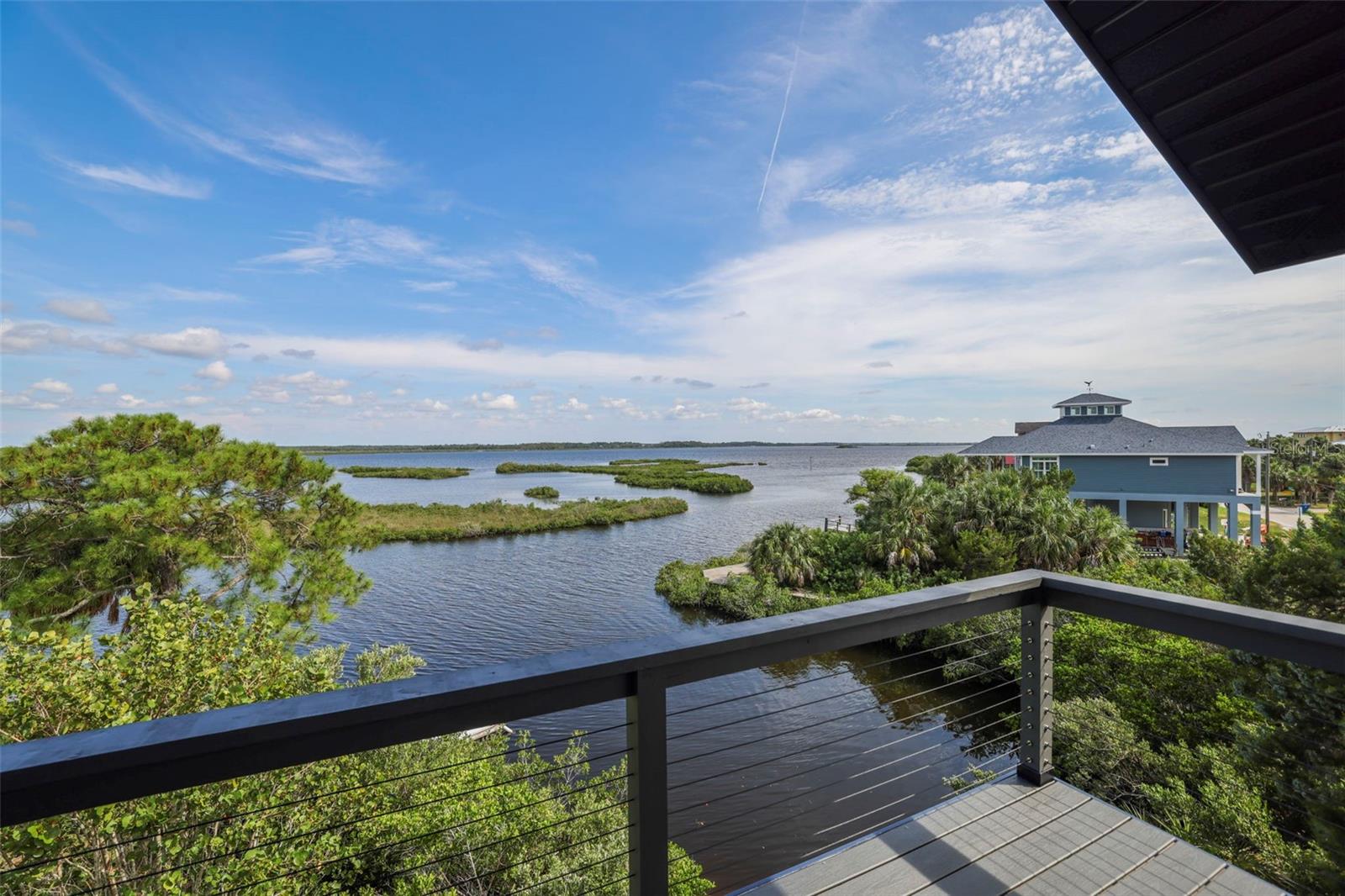 Listing photo id 22 for 10701 Pine Island Drive