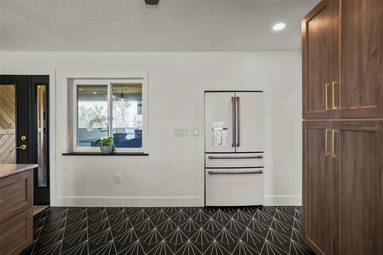 Listing photo id 26 for 10701 Pine Island Drive