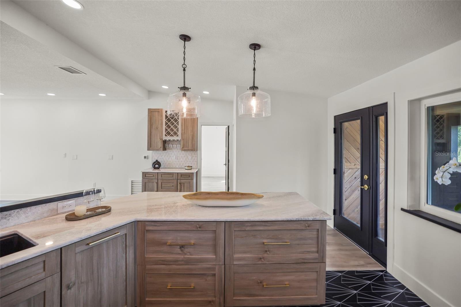 Listing photo id 29 for 10701 Pine Island Drive