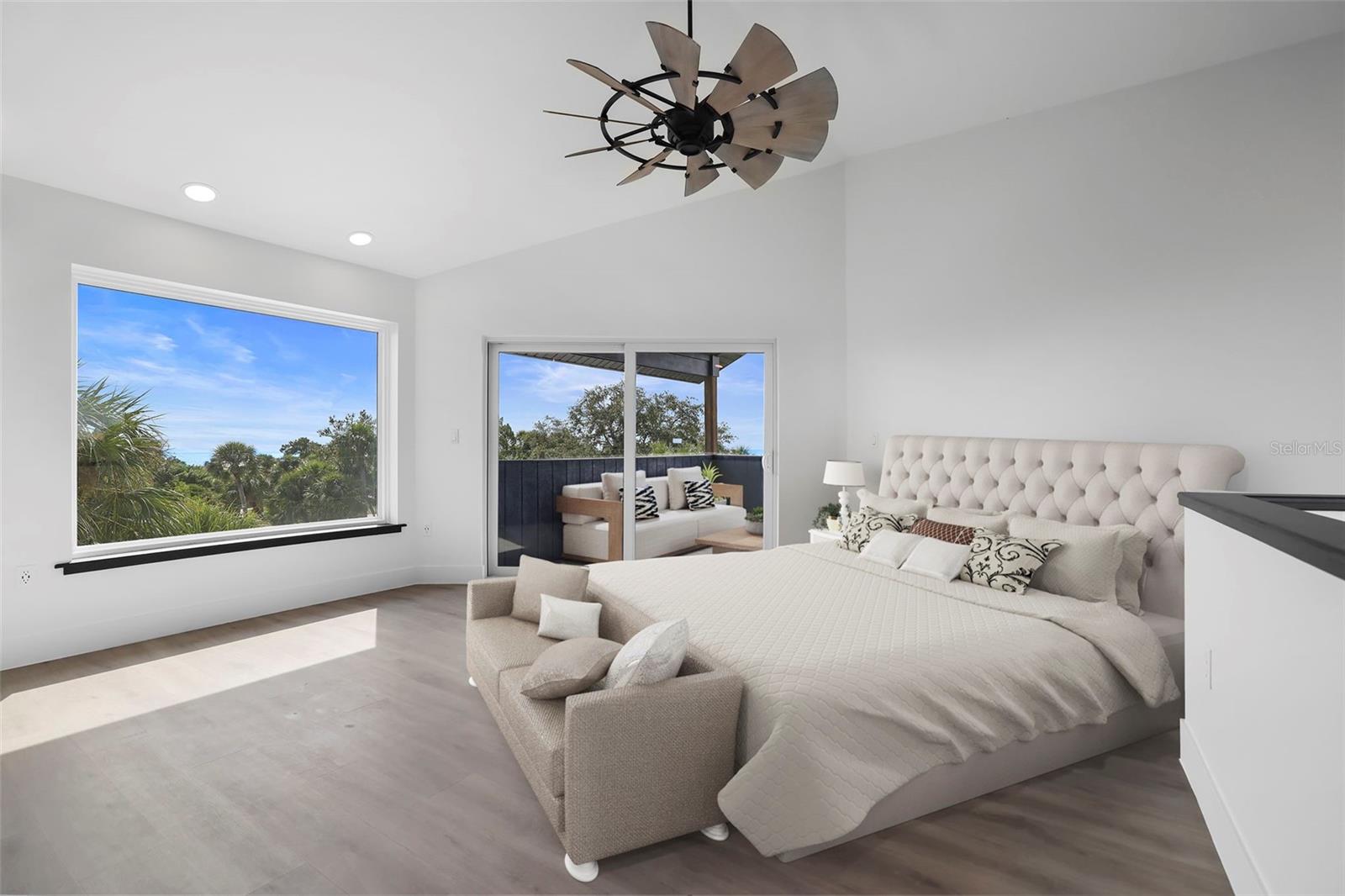 Listing photo id 38 for 10701 Pine Island Drive