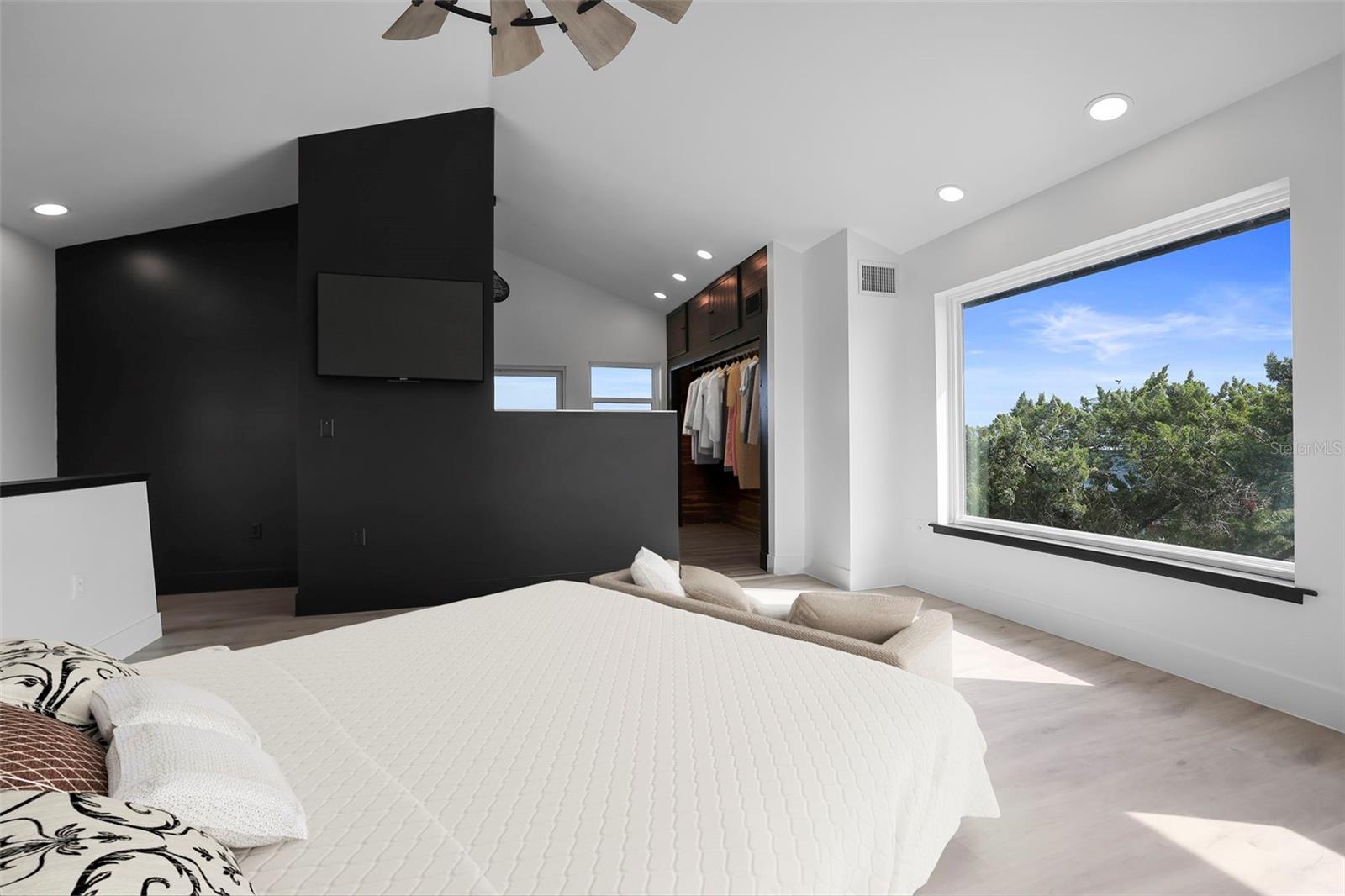 Listing photo id 40 for 10701 Pine Island Drive