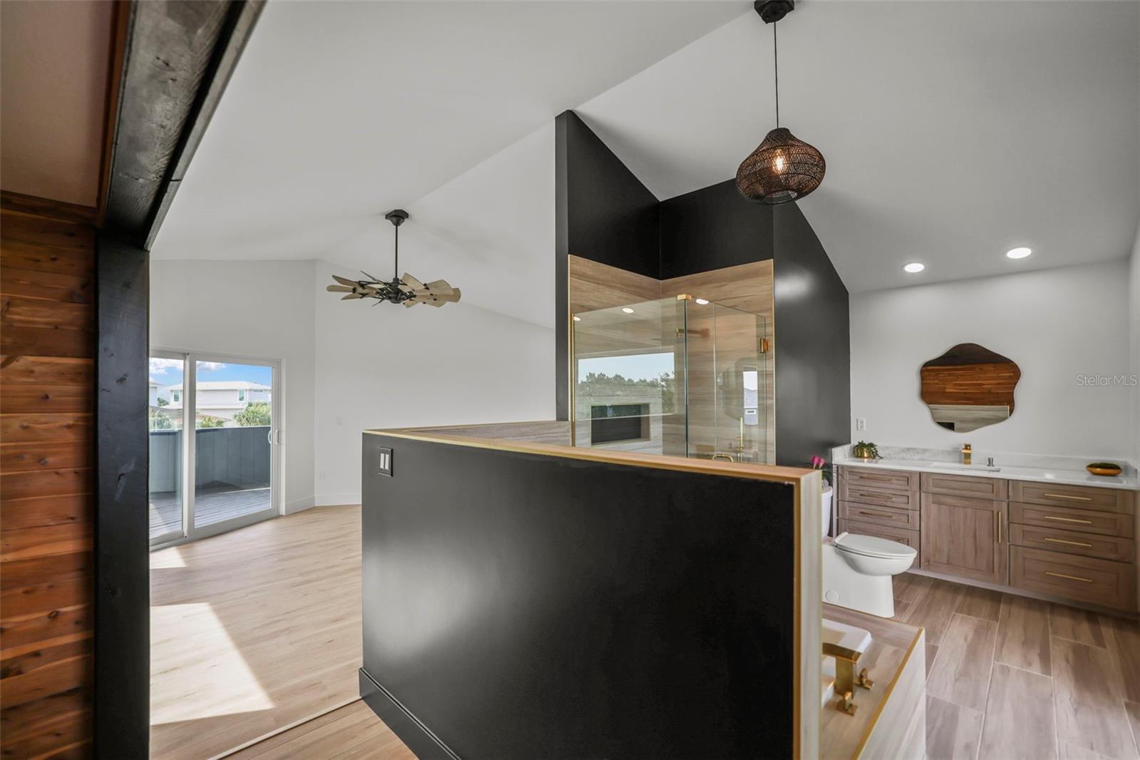 Listing photo id 41 for 10701 Pine Island Drive