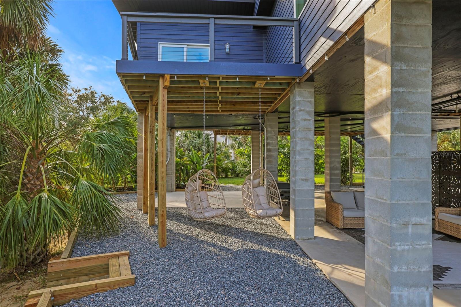 Listing photo id 77 for 10701 Pine Island Drive