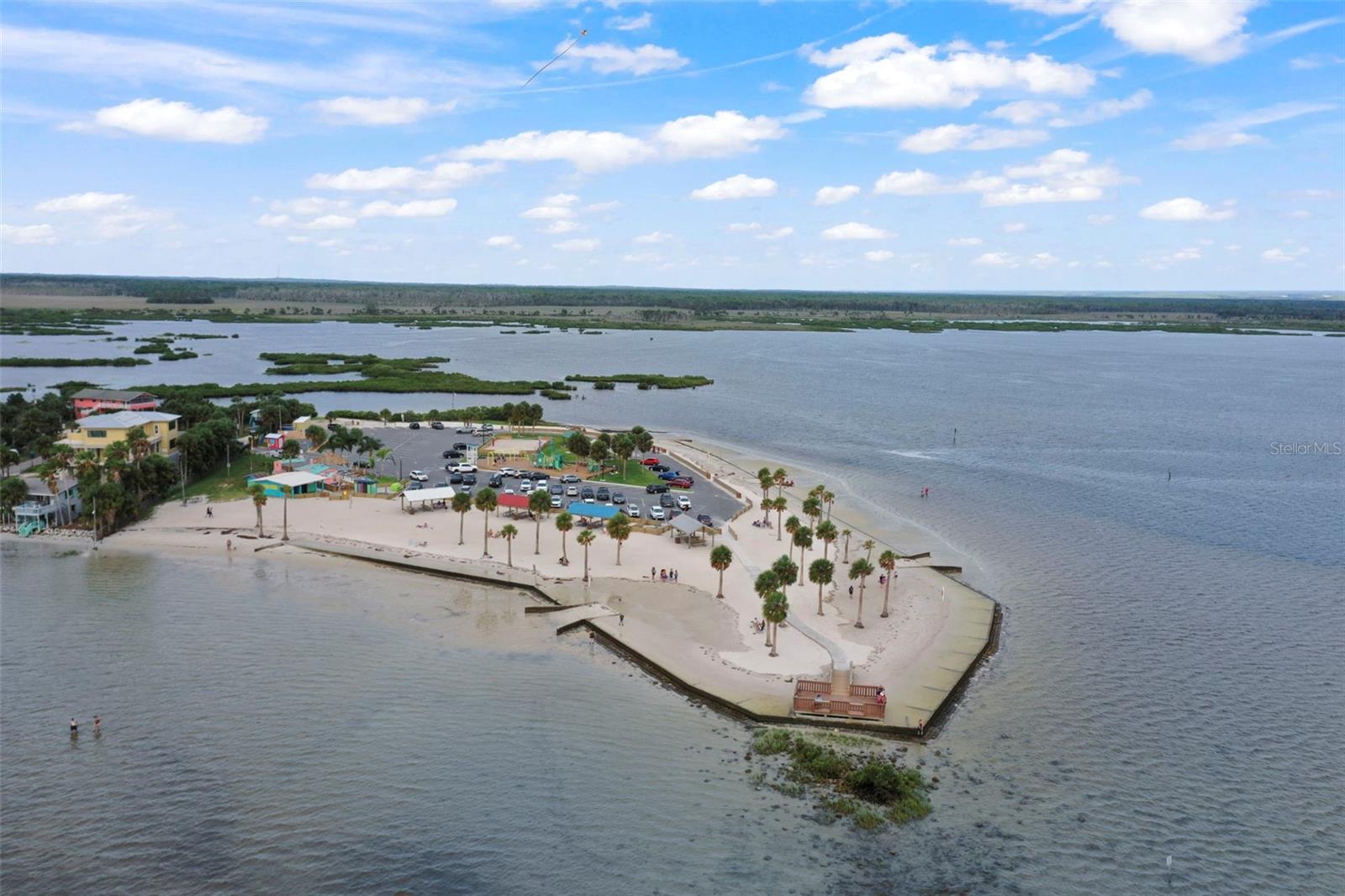 Listing photo id 86 for 10701 Pine Island Drive