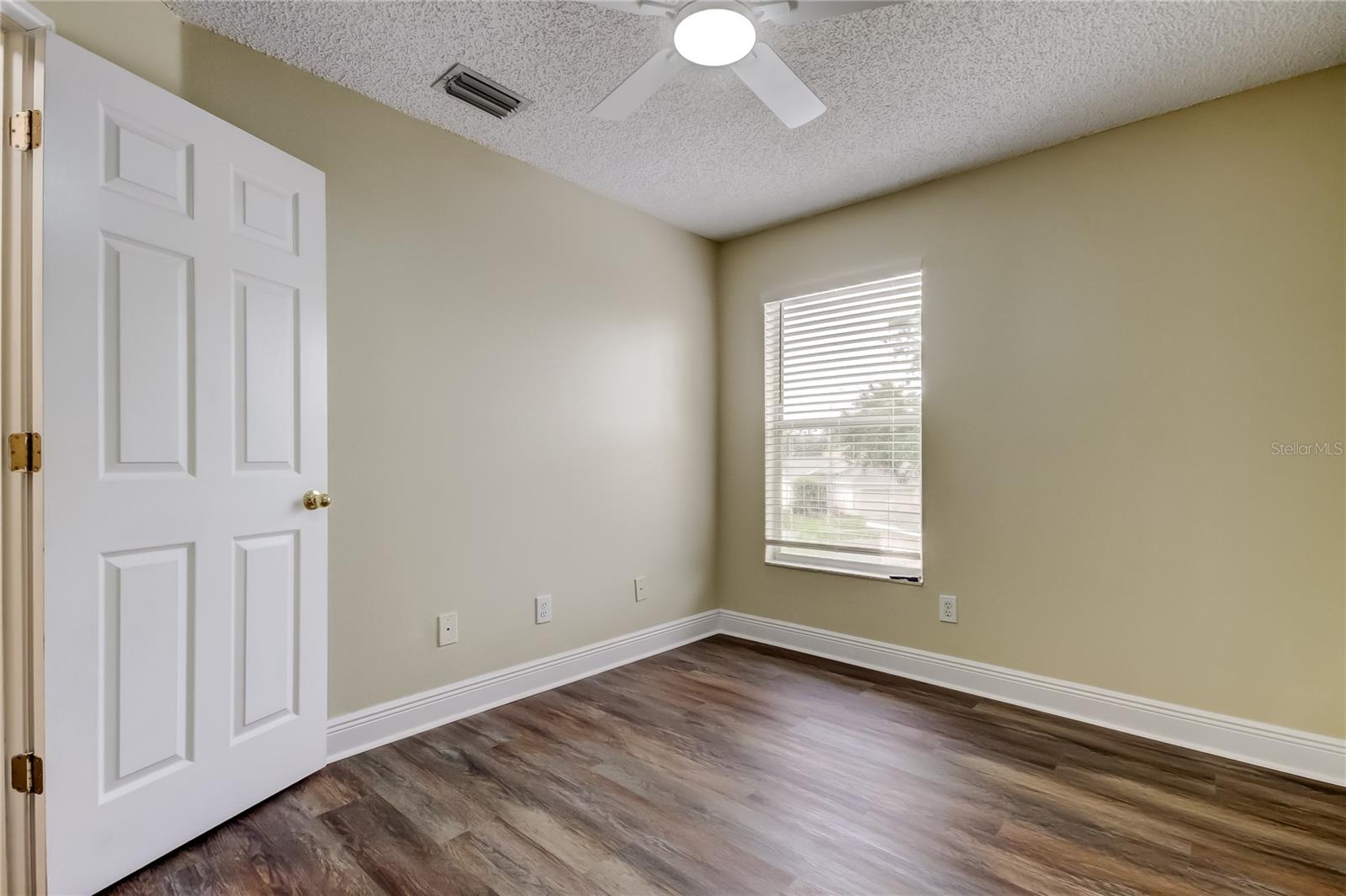 Image 27 of 38 For 6101 Lanshire Drive