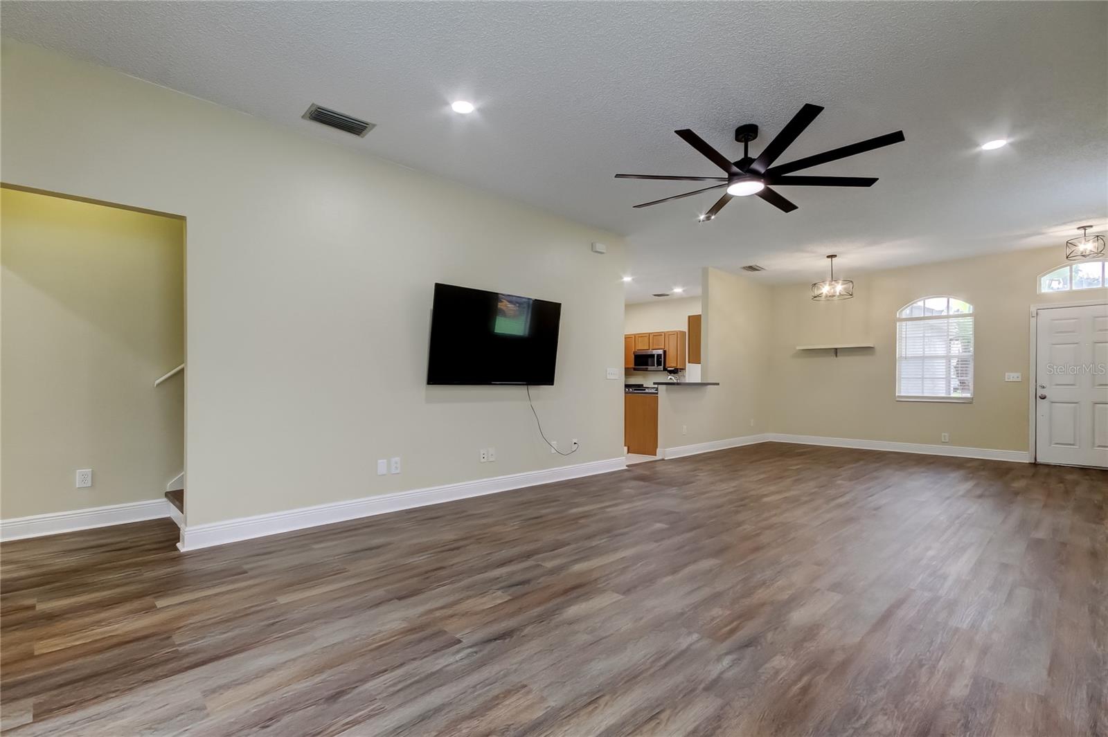 Image 7 of 38 For 6101 Lanshire Drive