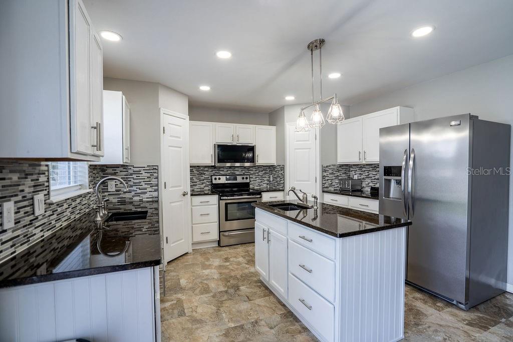Image 9 of 39 For 1218 Apopka Drive