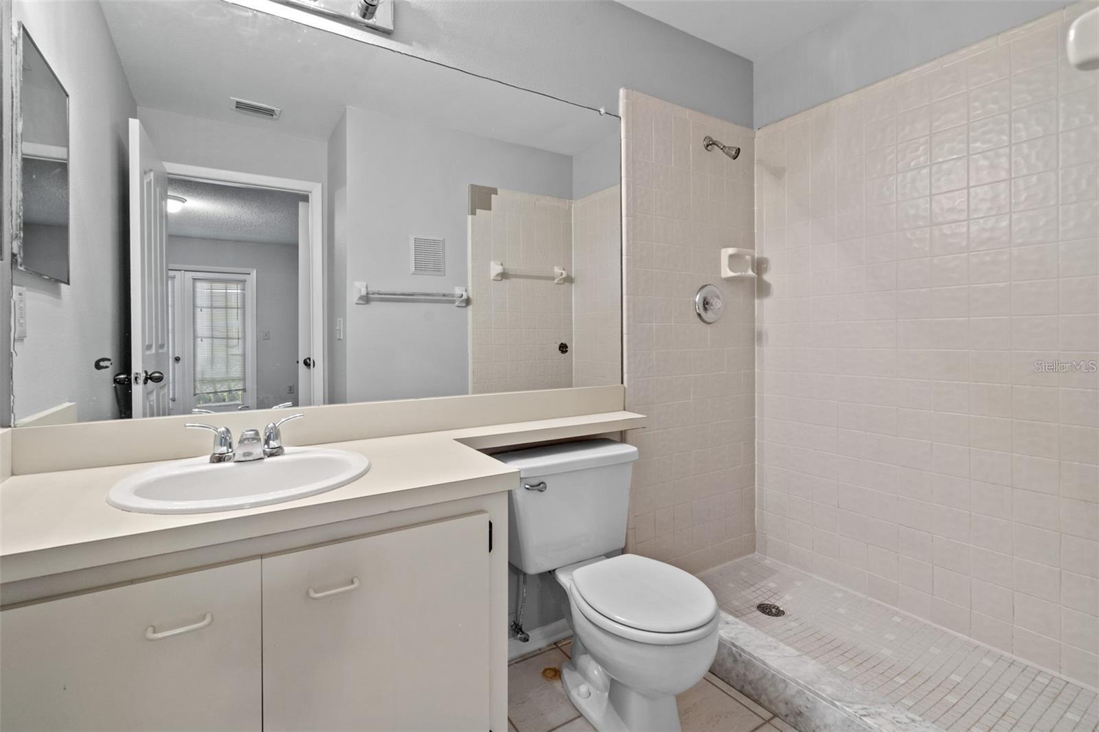 Image 10 of 17 For 11811 Skylake Place E