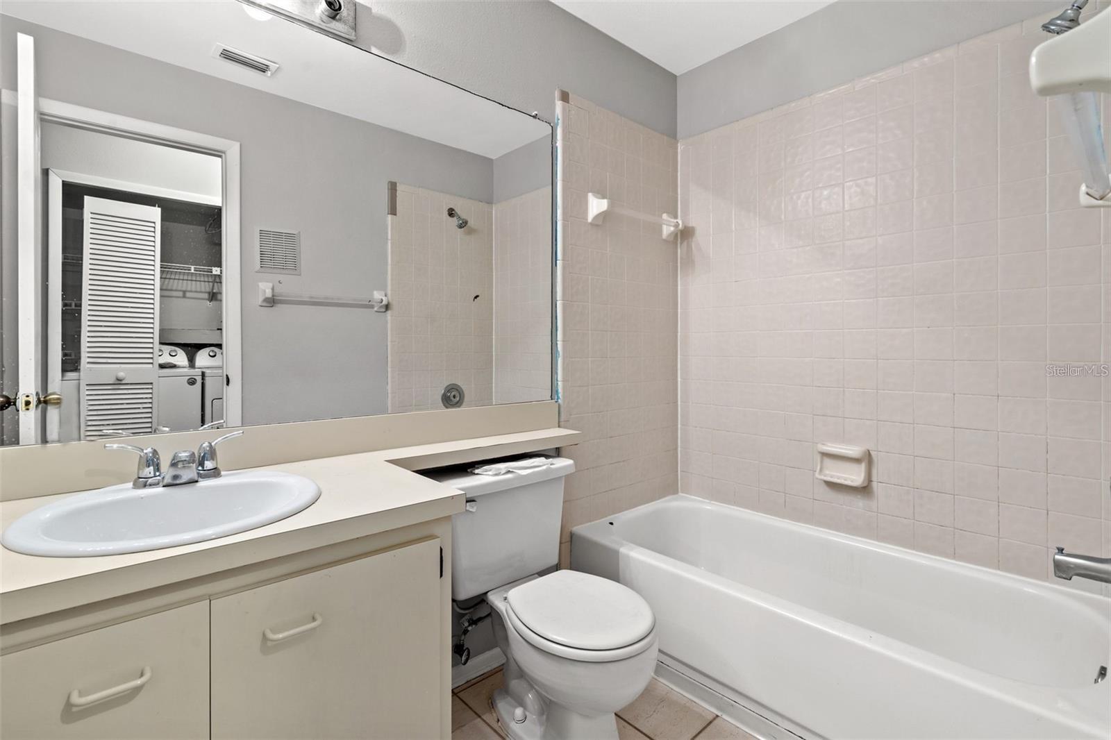 Image 12 of 17 For 11811 Skylake Place E