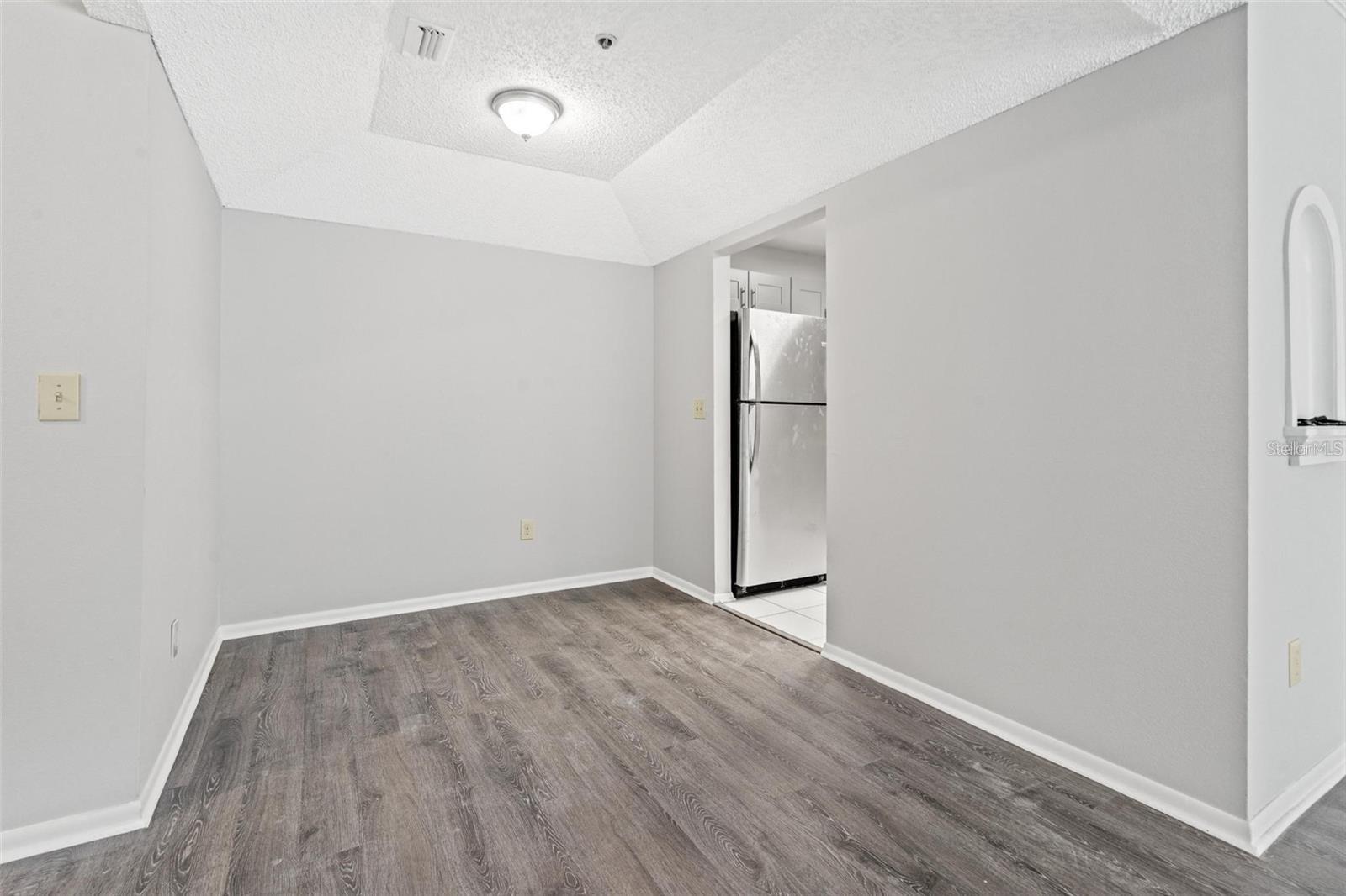 Image 8 of 17 For 11811 Skylake Place E