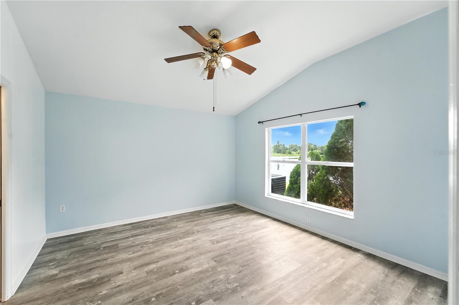 Image 13 of 56 For 1725 Bondurant Way