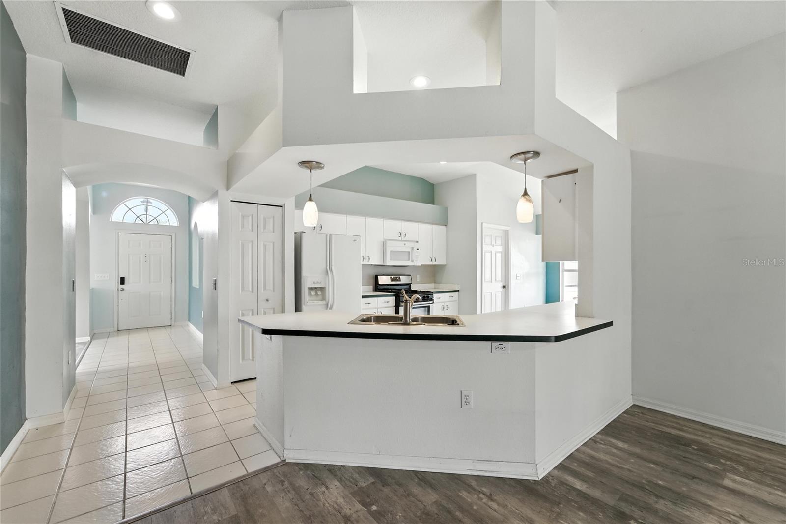 Image 35 of 56 For 1725 Bondurant Way