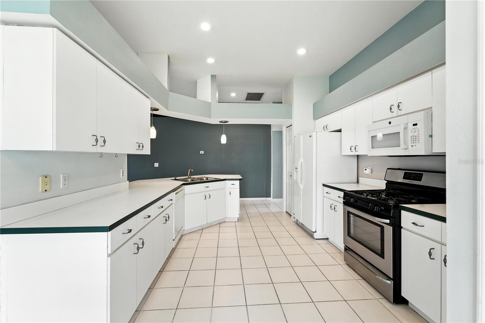 Image 37 of 56 For 1725 Bondurant Way