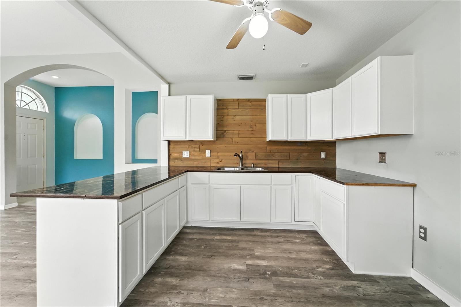 Image 7 of 56 For 1725 Bondurant Way