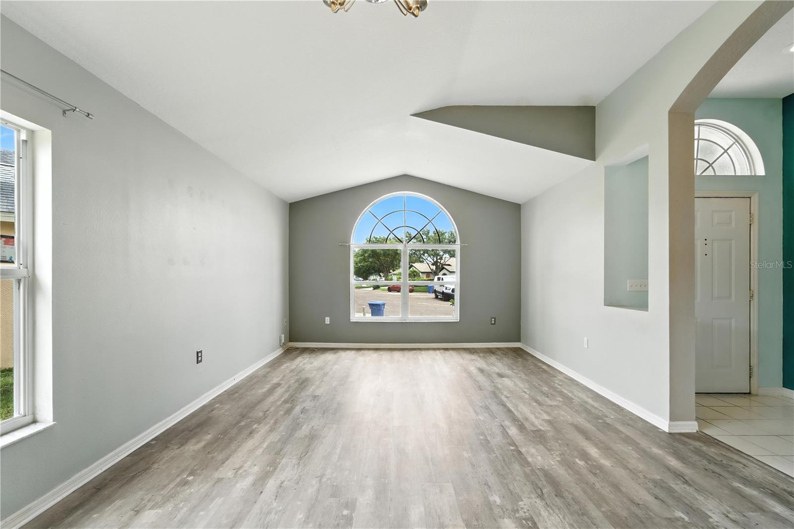 Image 9 of 56 For 1725 Bondurant Way