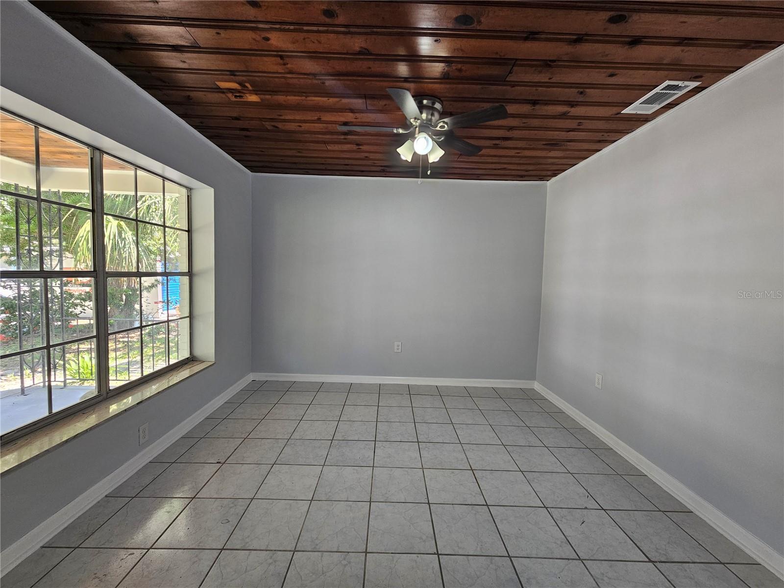 Image 13 of 15 For 123 Bosphorous Avenue