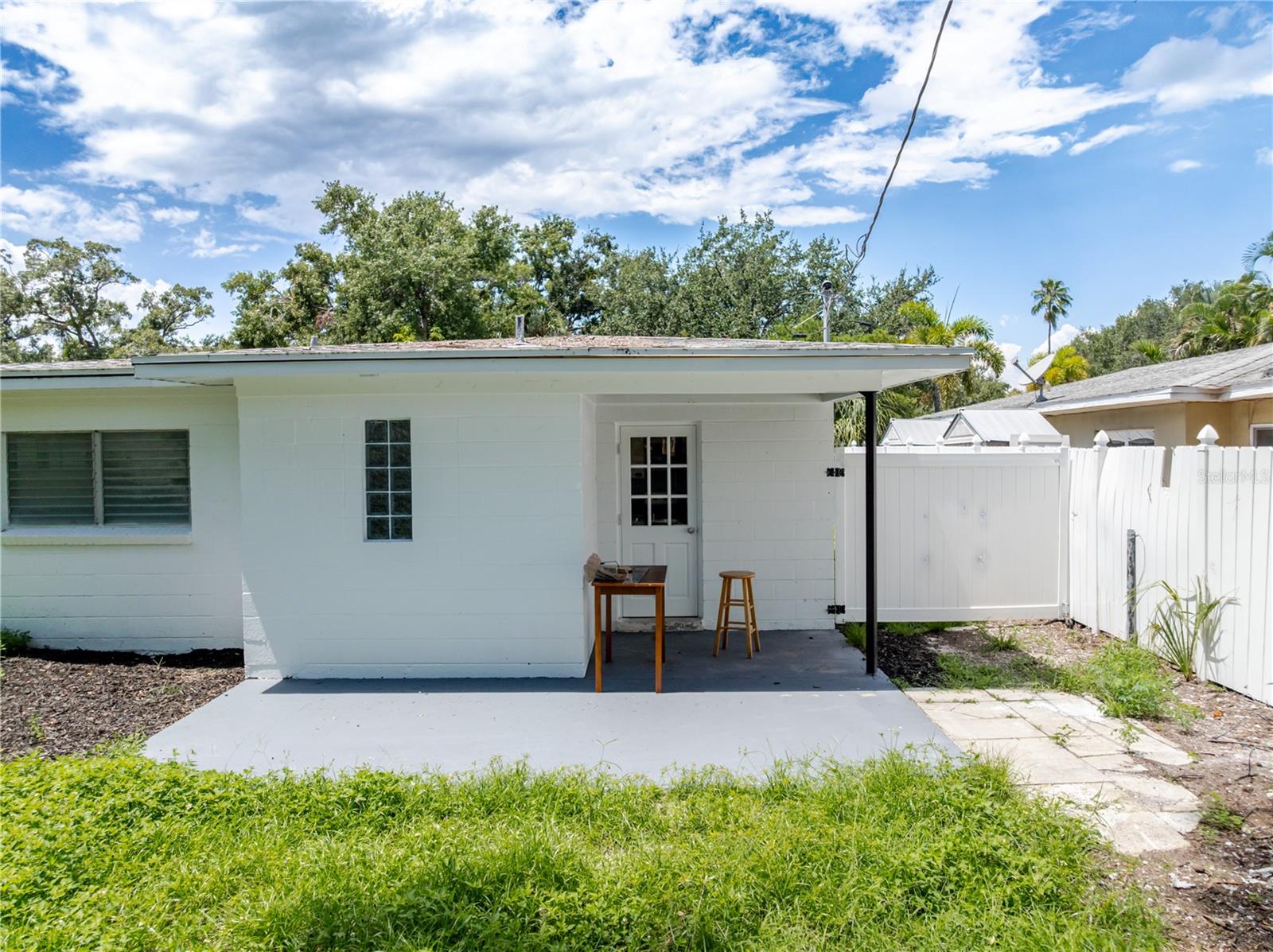 Image 19 of 21 For 123 Bosphorous Avenue