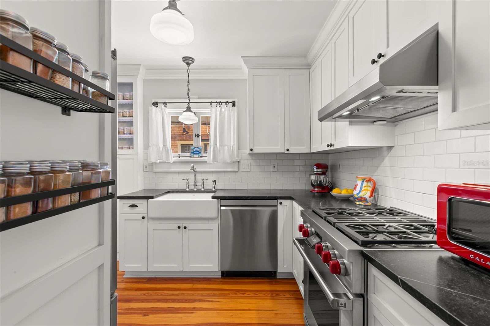 Image 23 of 63 For 1012 3rd Street N