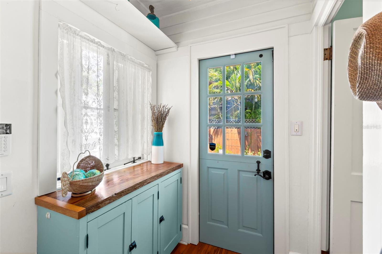 Image 27 of 63 For 1012 3rd Street N