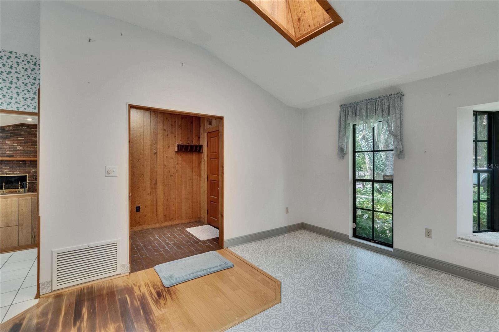 Image 78 of 100 For 3102 Trapnell Road