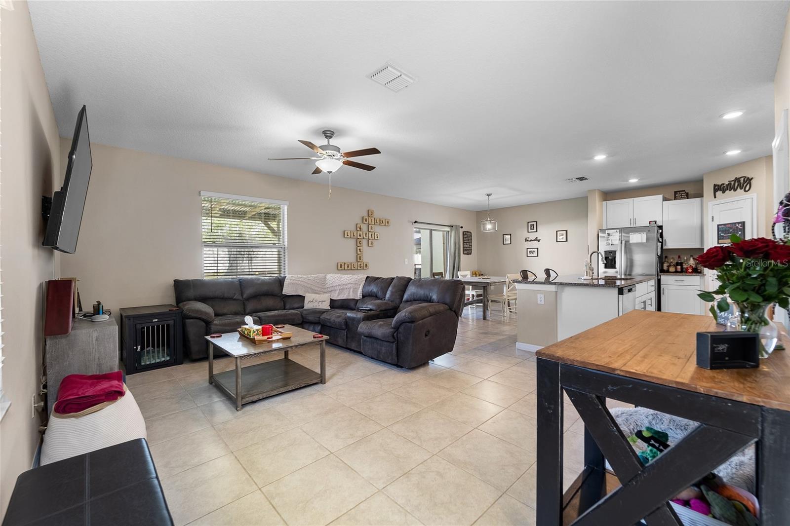 Image 18 of 33 For 610 Argyll Drive