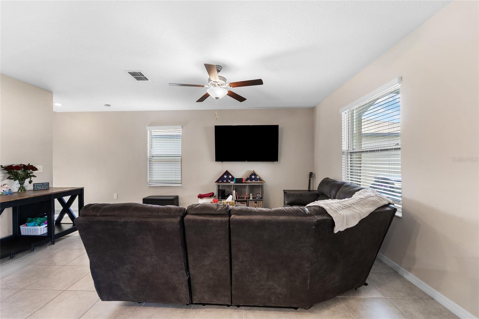 Image 19 of 33 For 610 Argyll Drive