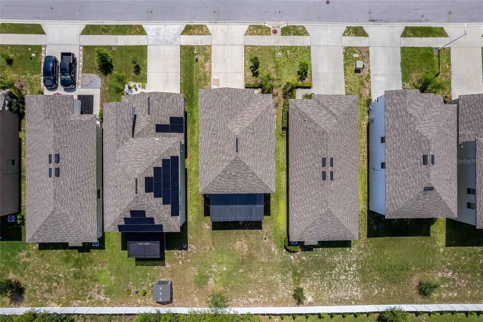 Image 8 of 33 For 610 Argyll Drive