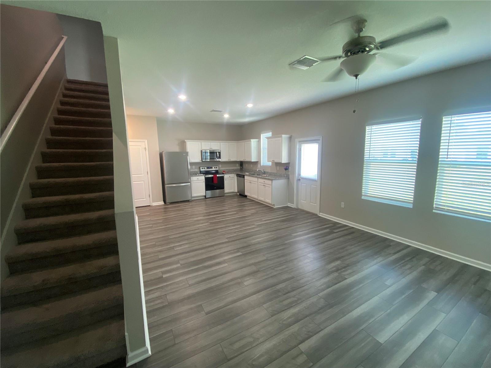 Listing photo id 17 for 35233 White Water Lily Way