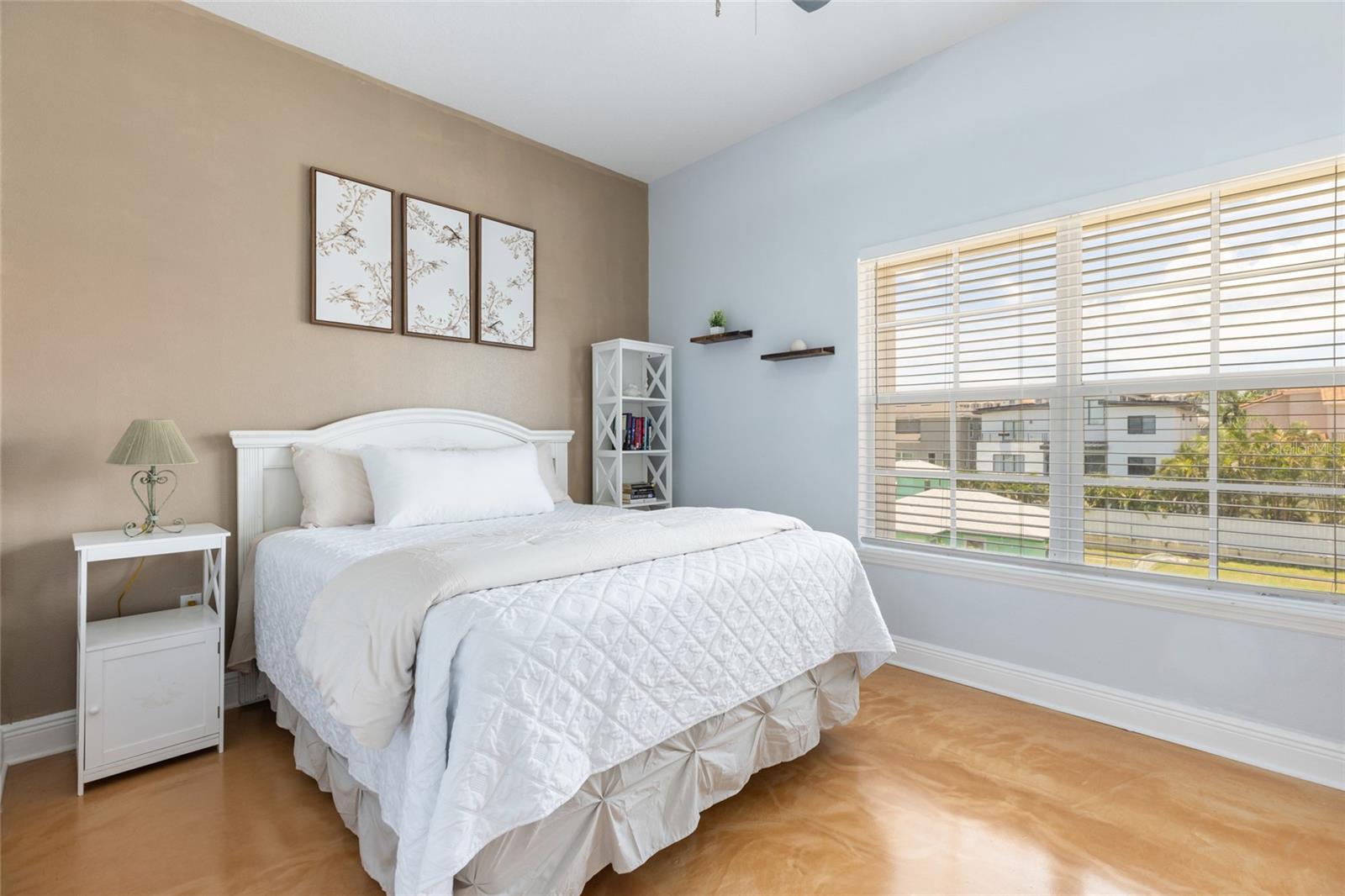 Image 14 of 57 For 141 175th Avenue E 143