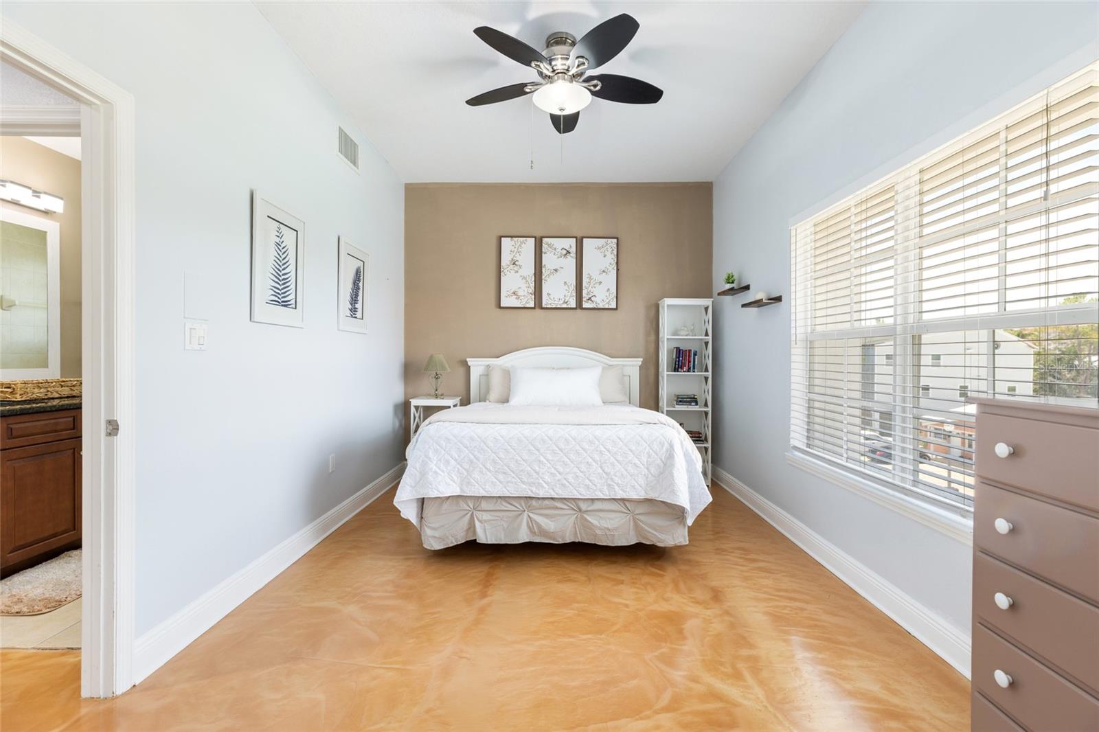 Image 15 of 57 For 141 175th Avenue E 143