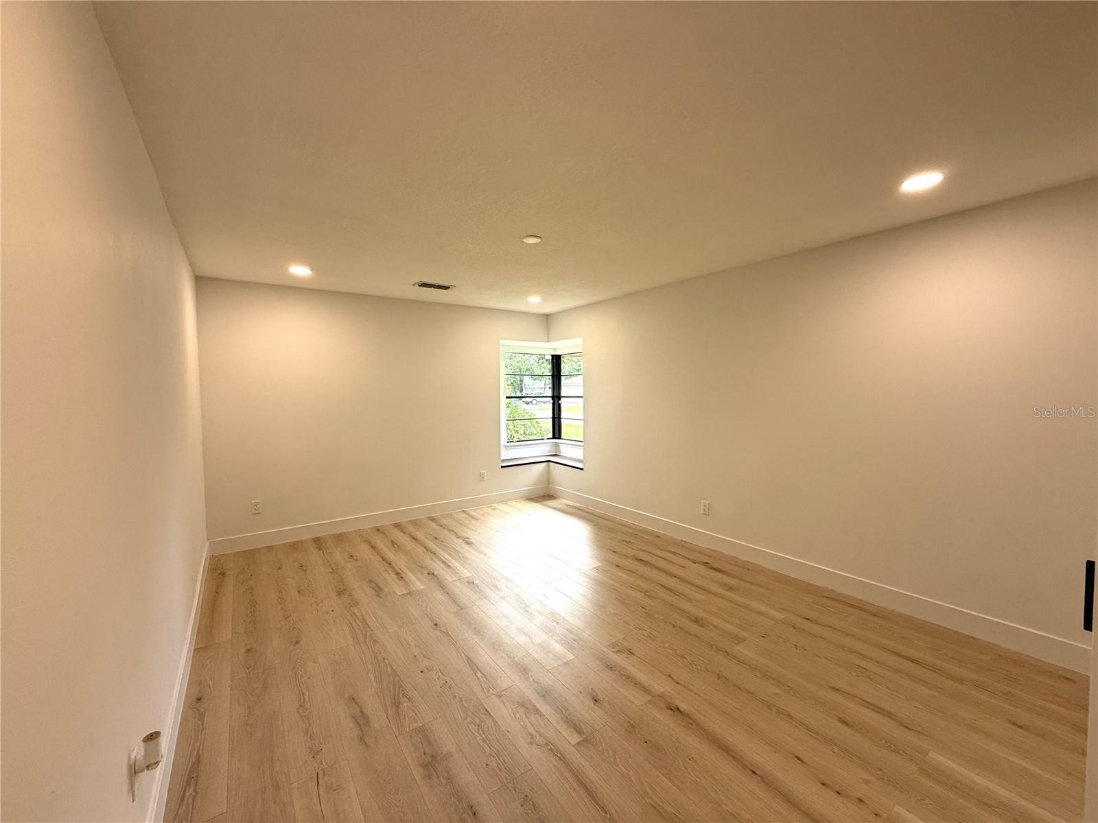 Image 31 of 56 For 23220 Shining Star Drive
