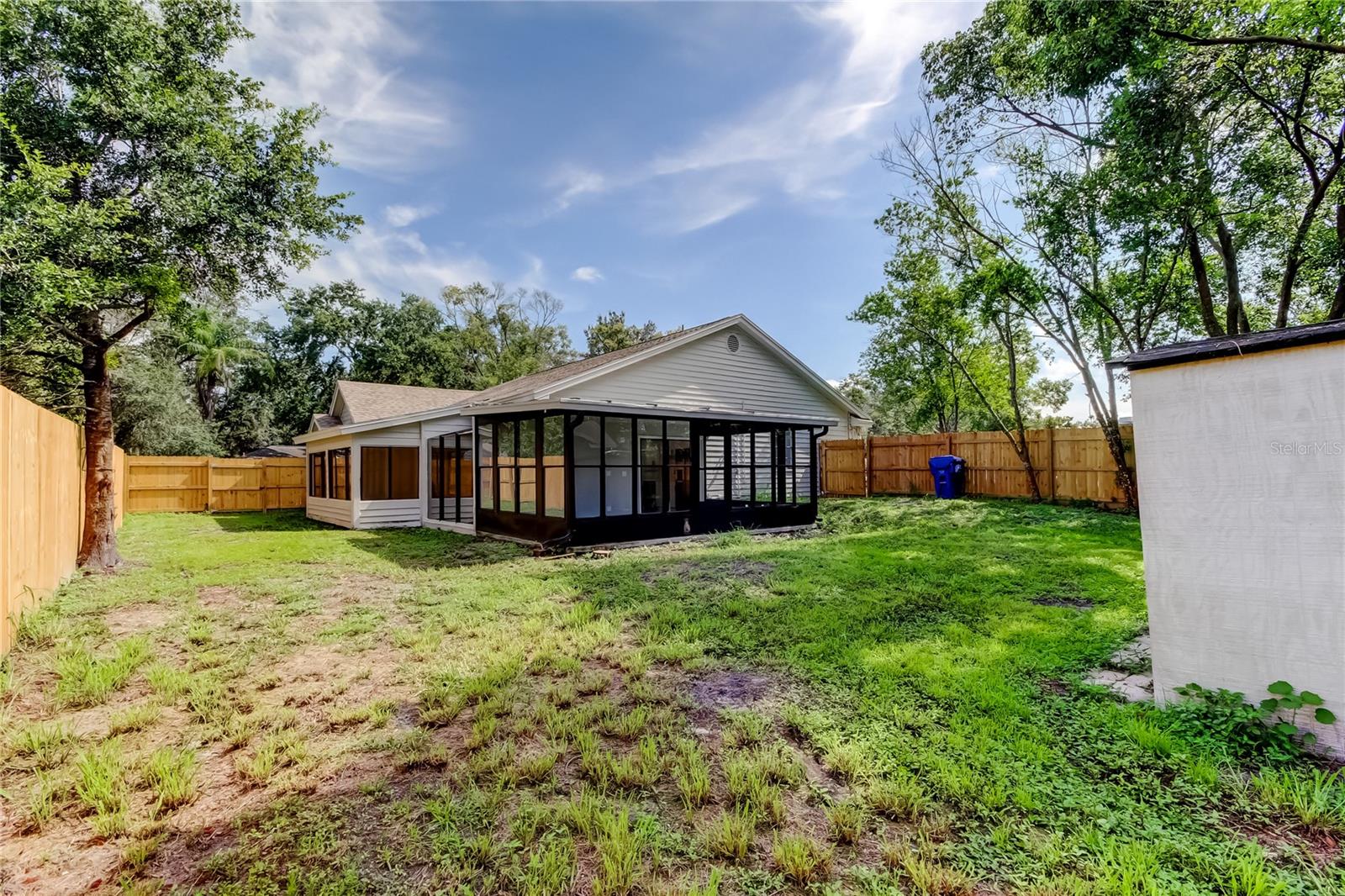 Listing photo id 60 for 23220 Shining Star Drive