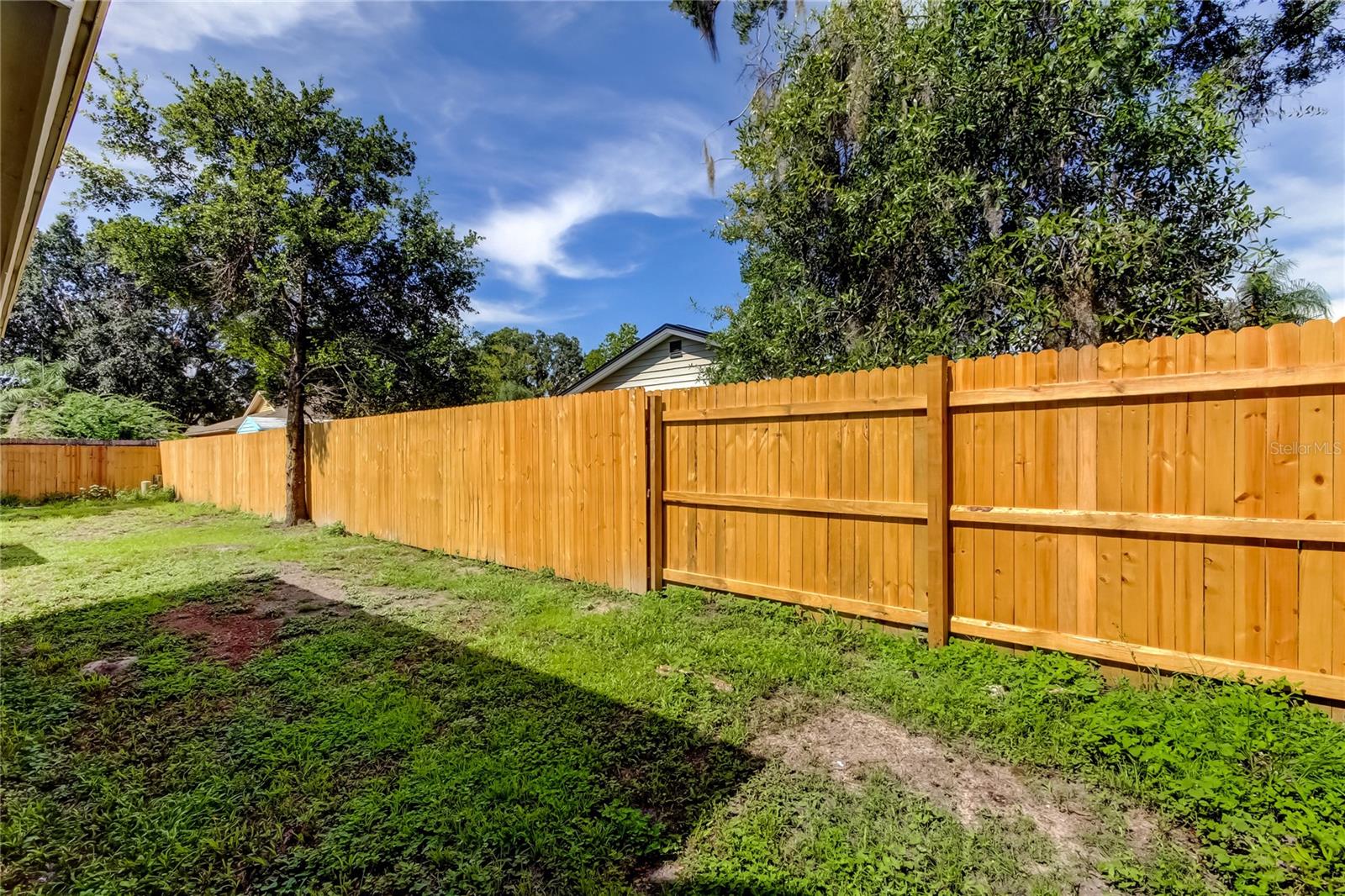Listing photo id 63 for 23220 Shining Star Drive