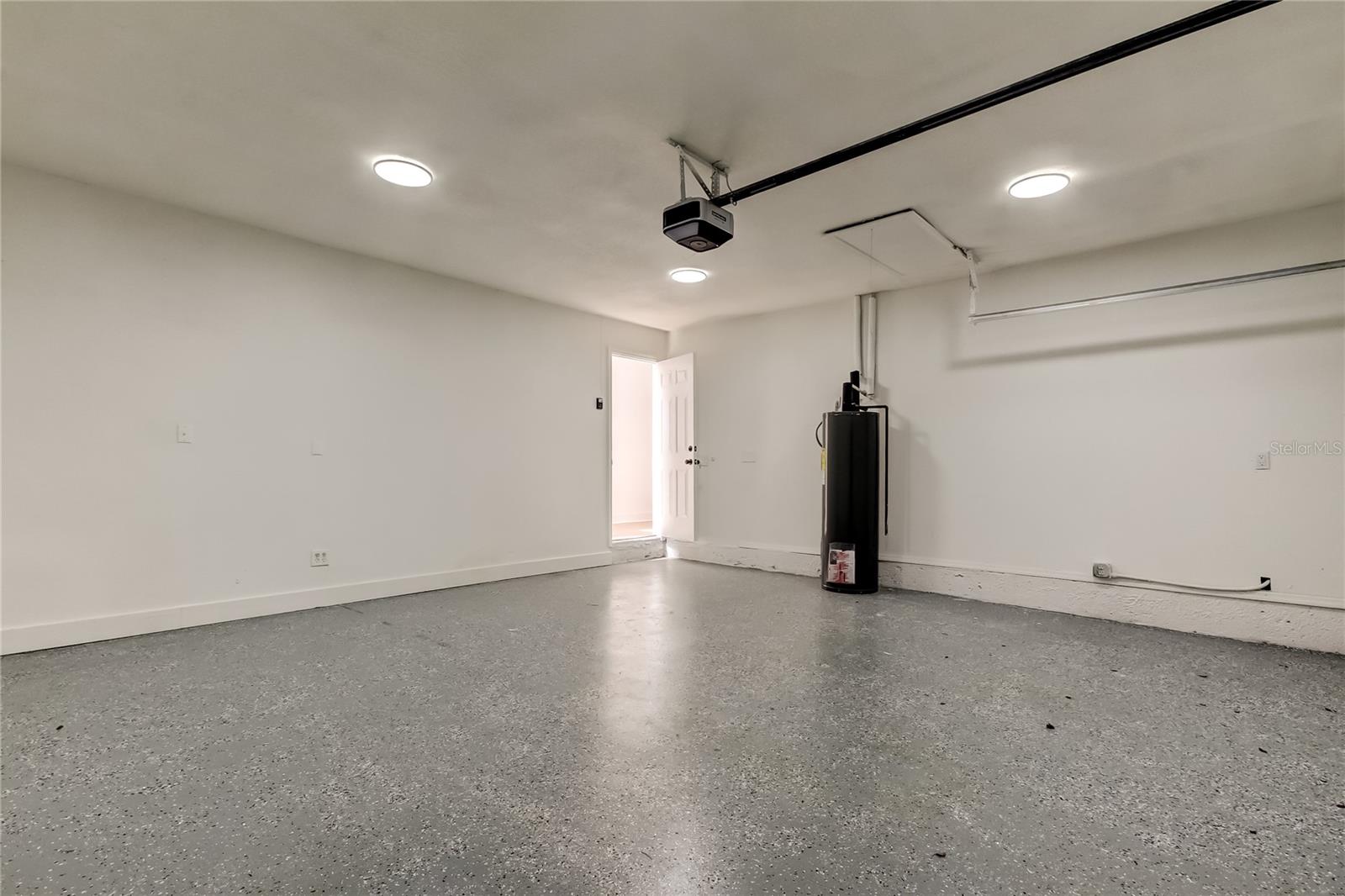 Listing photo id 64 for 23220 Shining Star Drive