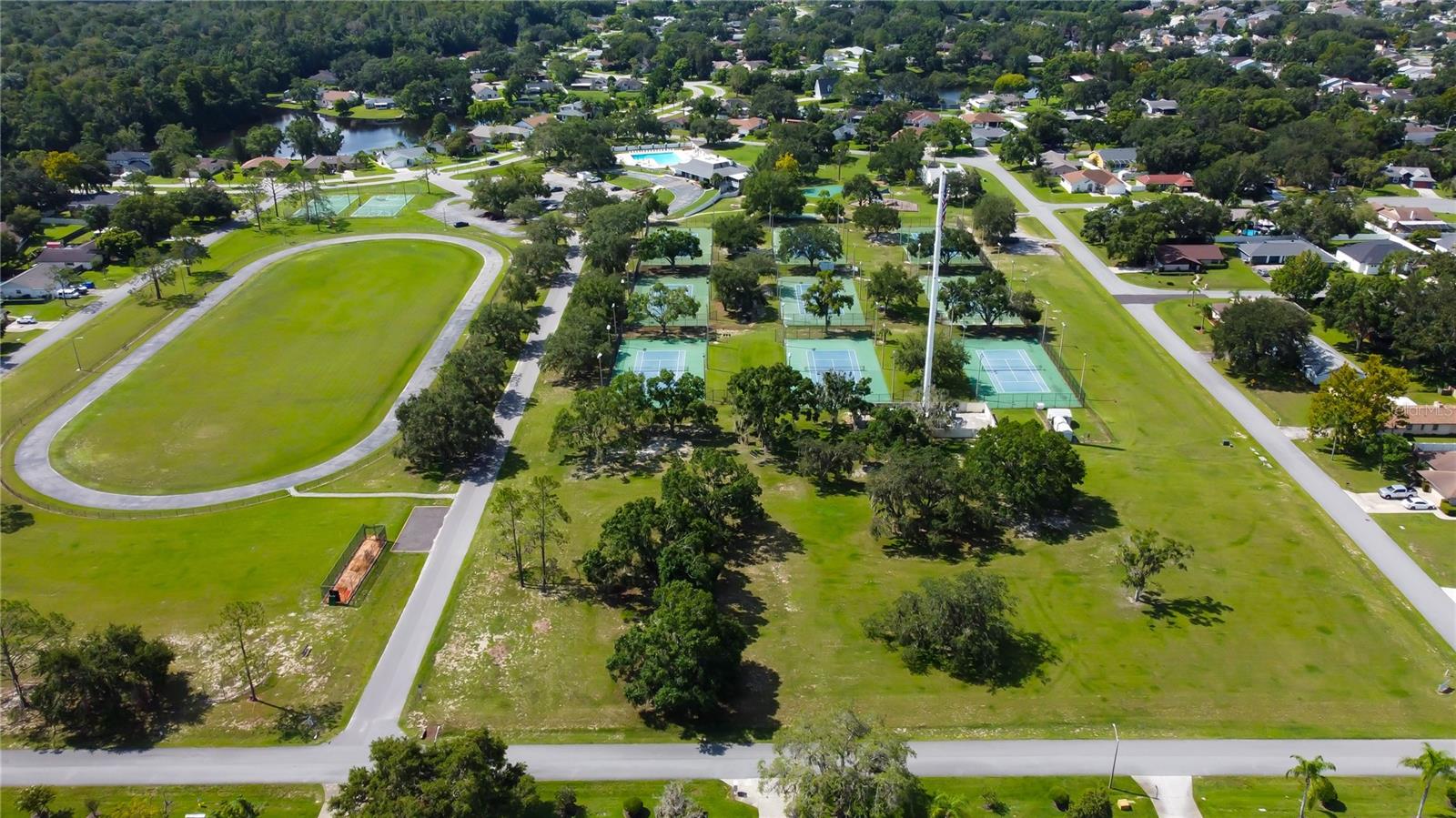 Listing photo id 68 for 23220 Shining Star Drive