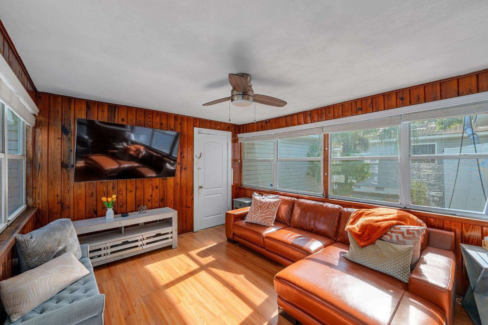 Image 13 of 21 For 4063 2nd Avenue S