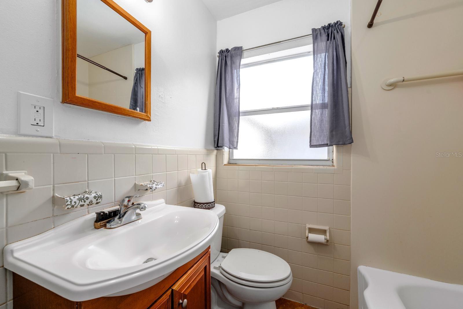 Image 16 of 21 For 4063 2nd Avenue S