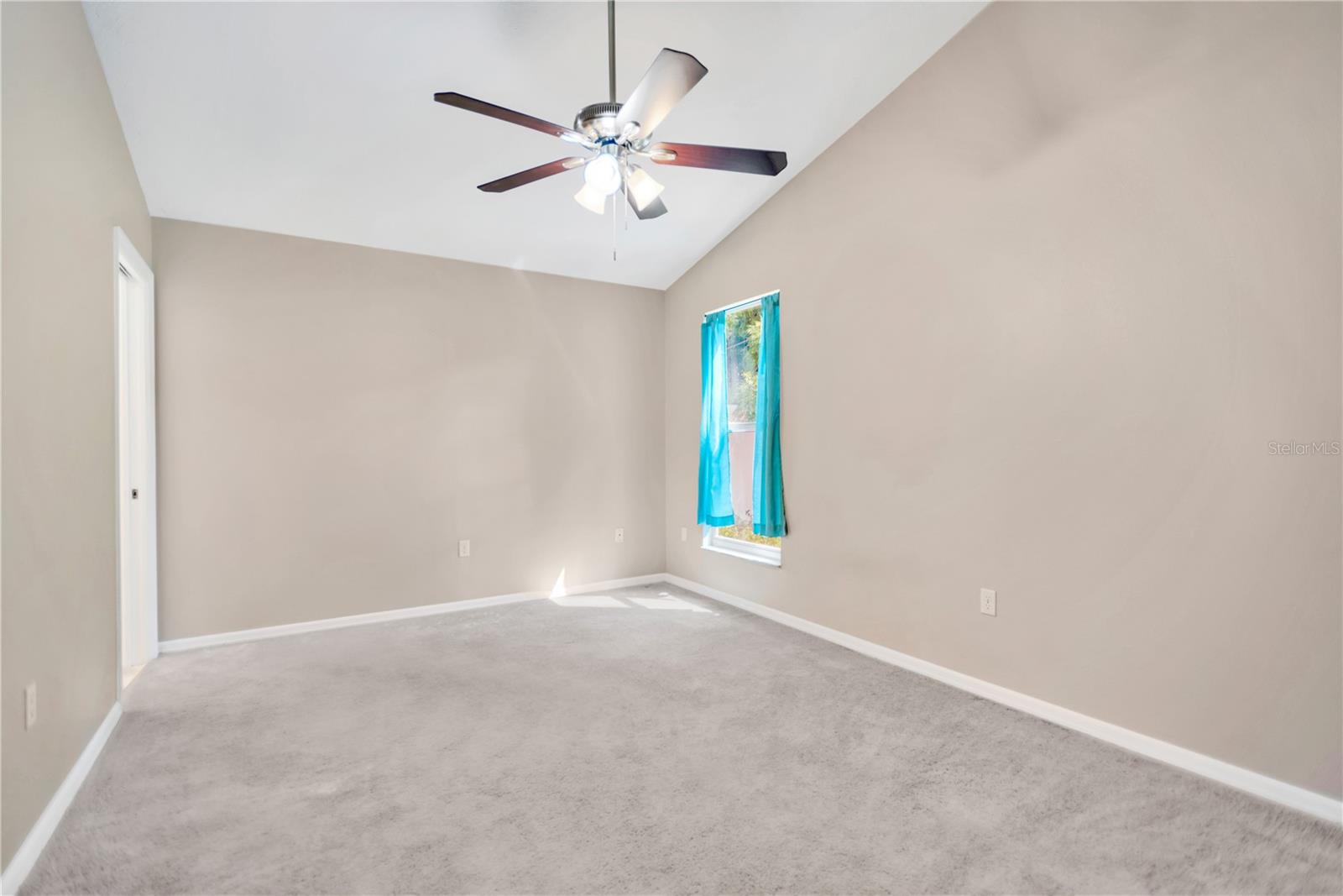 Image 17 of 21 For 3600 Raintree Terrace